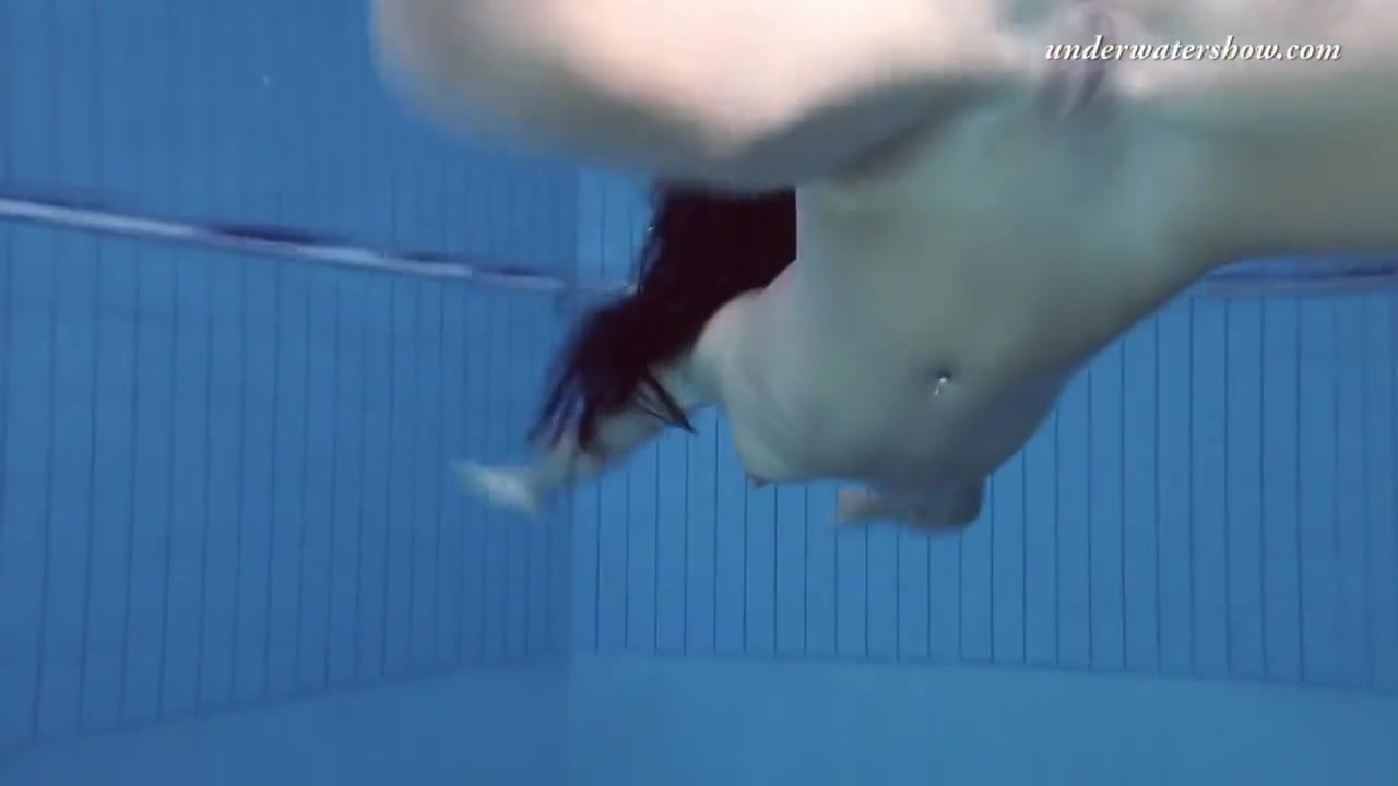 Gypsy Black Haired Babe Swimming Underwater