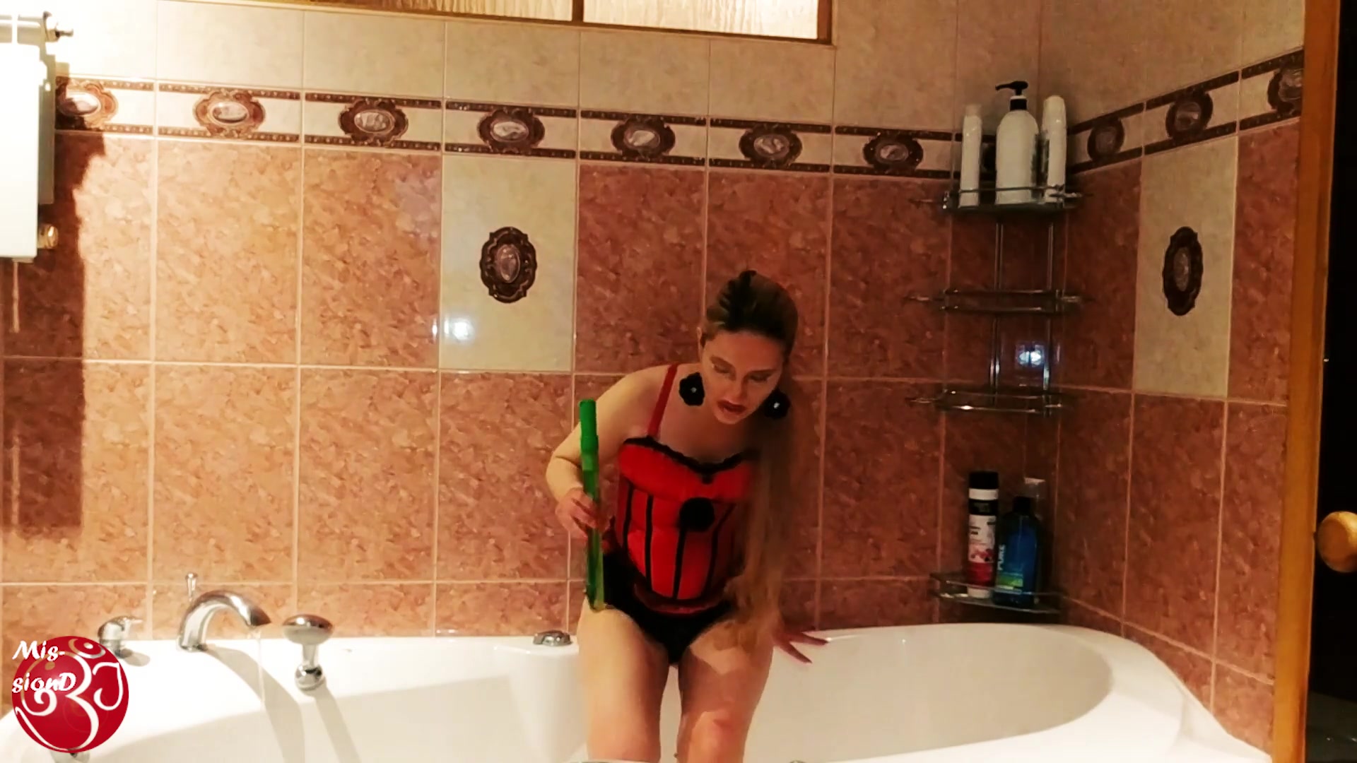 Bathtub Fantasy - Sex Movies Featuring Findom Goaldigger