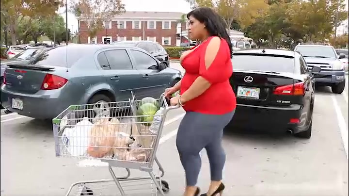 Shopping For Melons - PlumperPass
