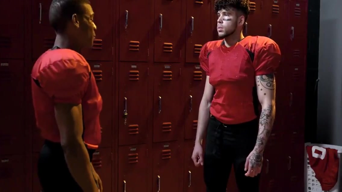 Gay Porn - White Stud Anally Fucked By Bbc Teammate In Locker Room 4 Min