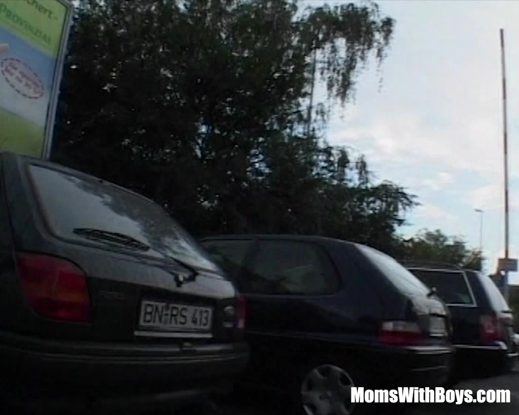 MomsWithBoys Matue Blonde Fucked In A Van