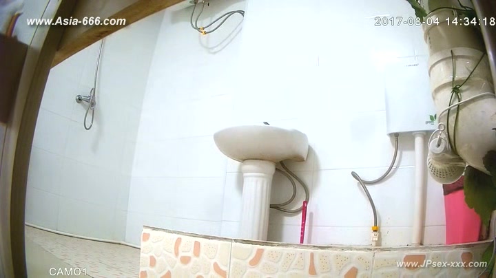 chinese girls go to toilet.95