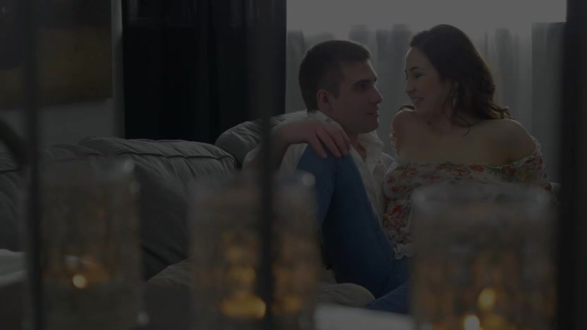 18 year old Shelby wanted to be screwed hard on her virgin sex and she got it