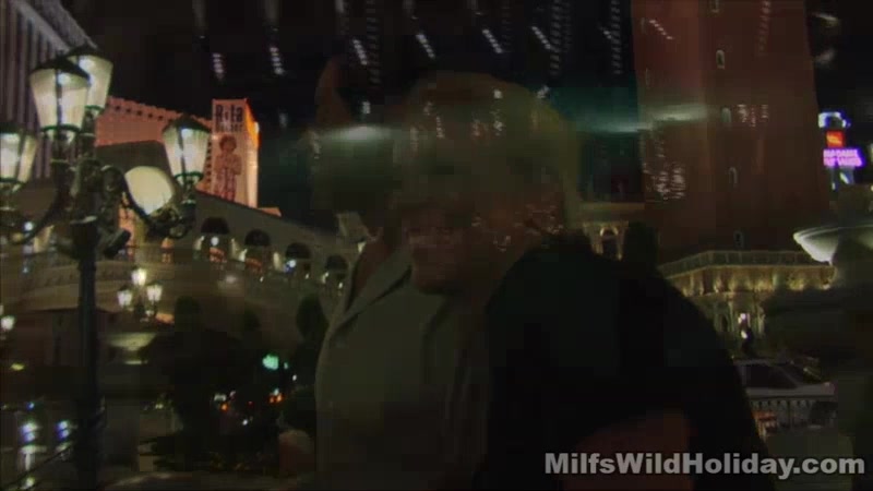 MILF Heidi Having Fun With the Tour Guide - MilfsWildHoliday