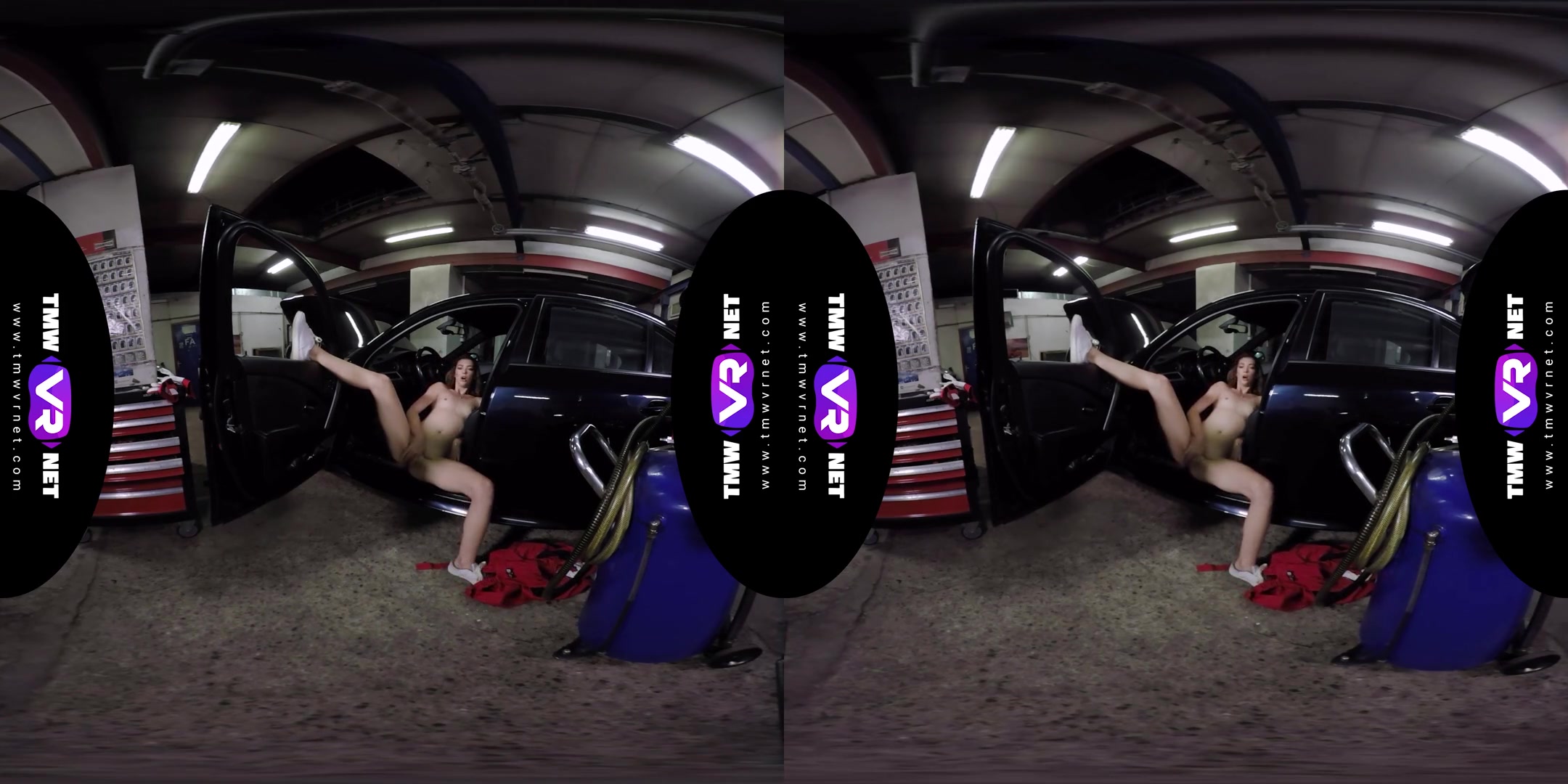 Tera Link in Cute Female Mechanic Plays Solo In The Car Service - TmwVRNet