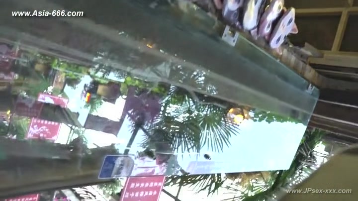 peeping chinese amateur upskirt.42