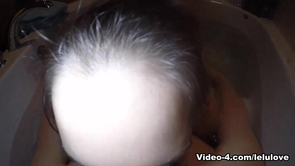 POV Rubbing And Handjob In Bathtub