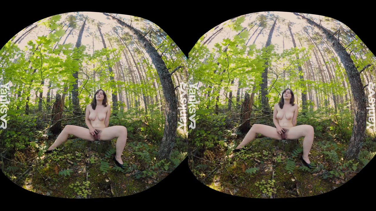 Raven Snow Clit Pleasure in the Forest