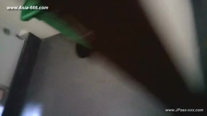 chinese girls go to toilet.116