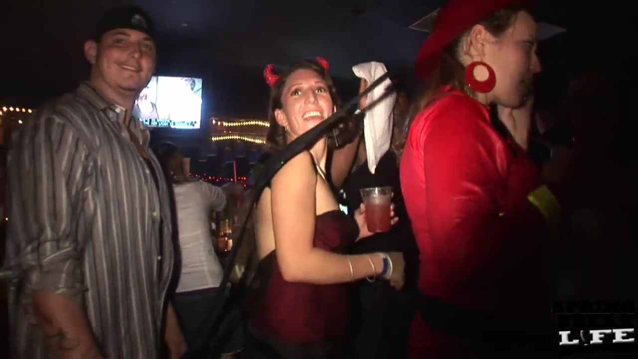 Girls Go WIld on Halloween - SpringbreakLife
