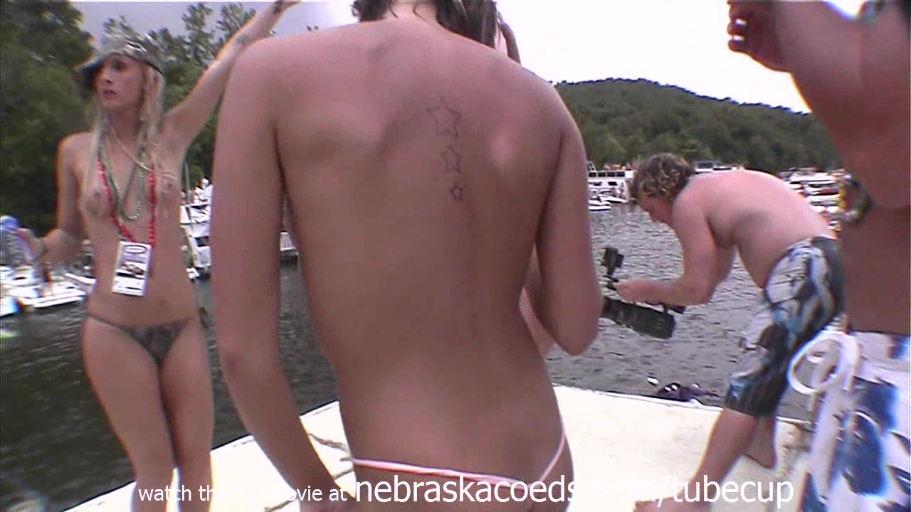 dancing pirate hookers naked in public
