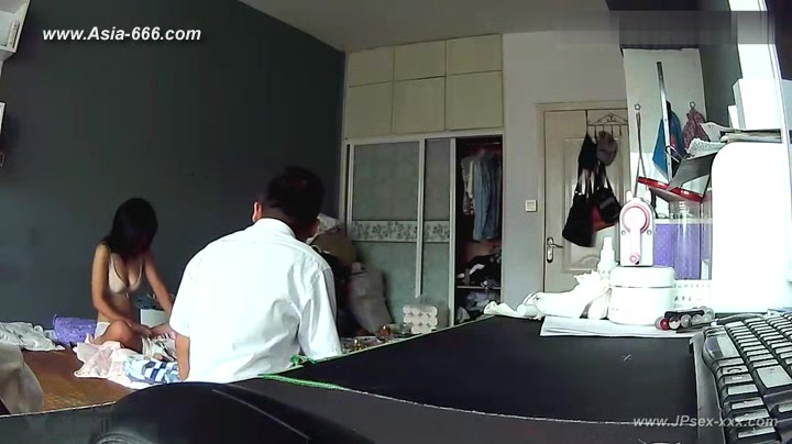 Hackers use the camera to remote monitoring of a lover's home life.226