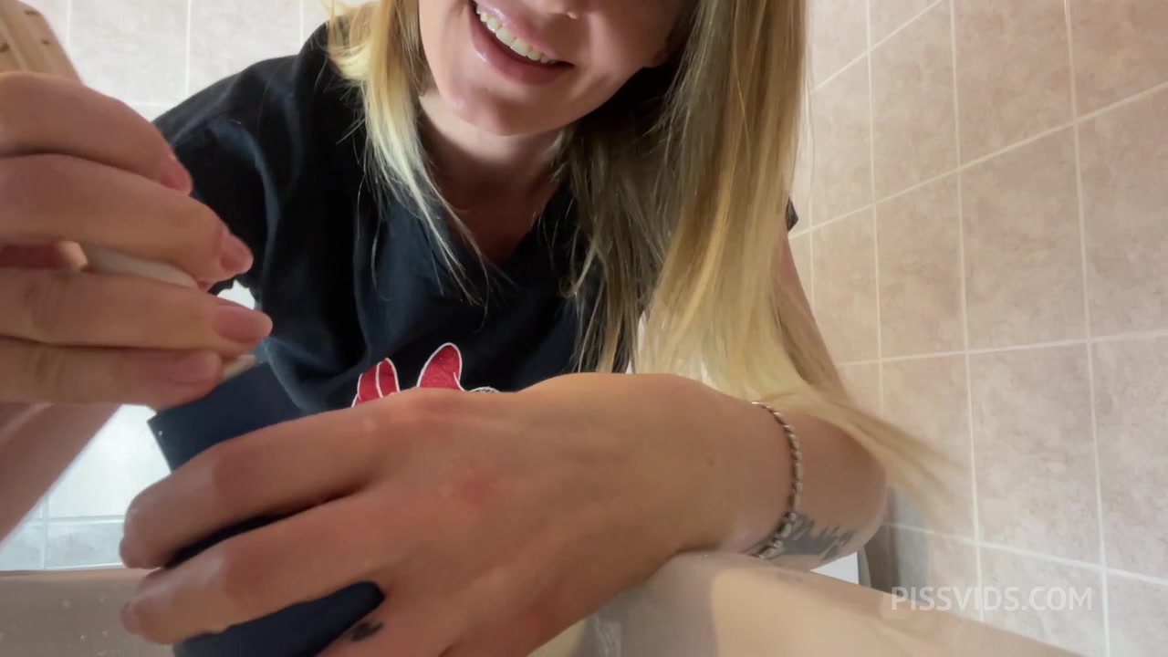 VALENTINEВґS SPECIAL-BONUS-ENEMA and PISS!!! Ass fucking,blowjob,deepthroat,cum on ass - PissVids