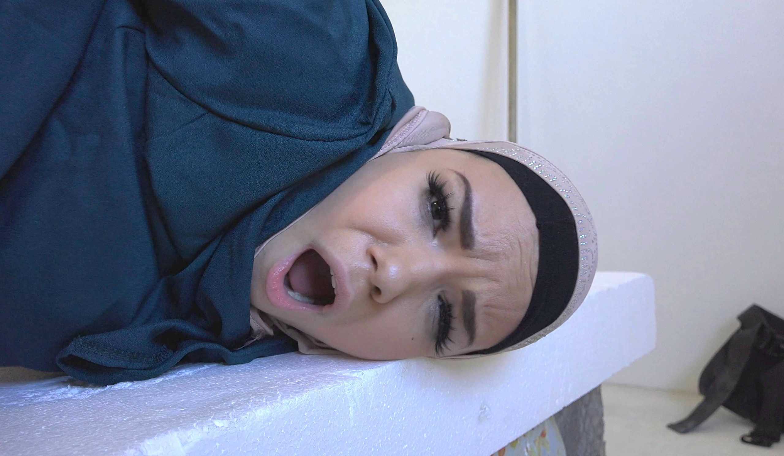 Sofia Lee & ThomasMuslim Cuckold Fucking - Porncz