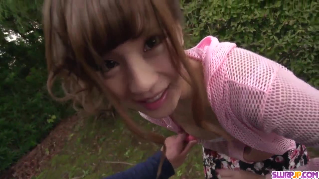 Anna Anjo gives outdoor blowjob to random guy