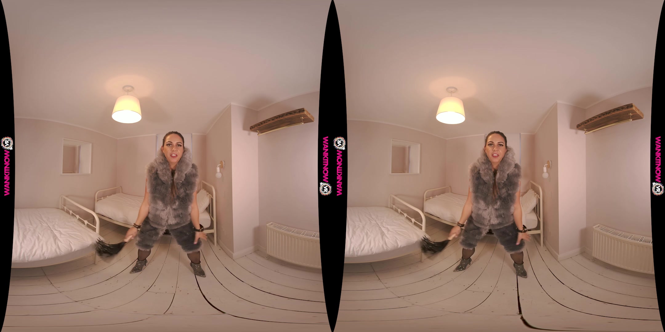 Get Naked featuring Roxxy Lea - WankitNowVR