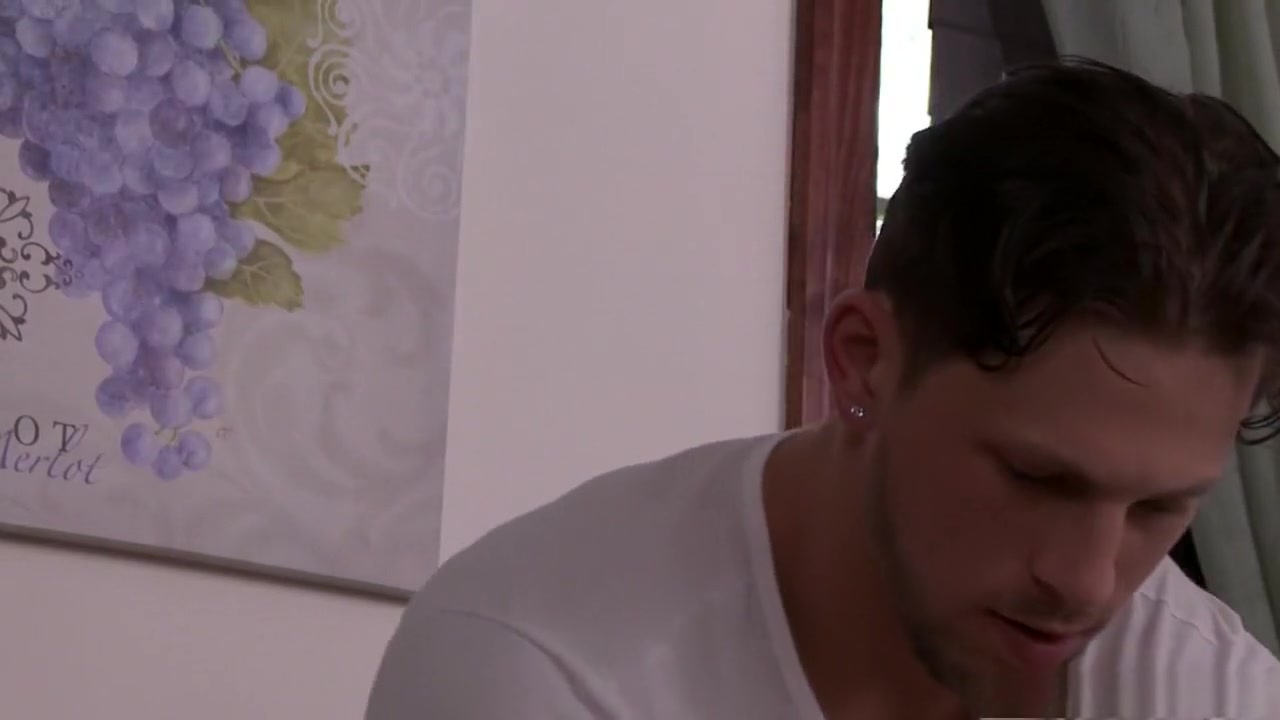 TS Foxxy fucked on the massage table