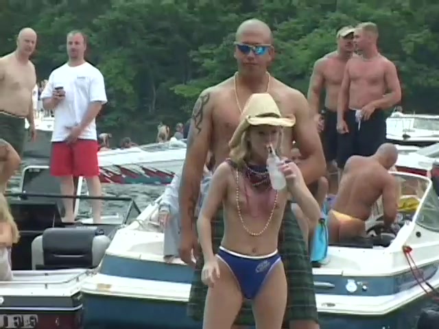 Girls Flash Their Tits For Beads