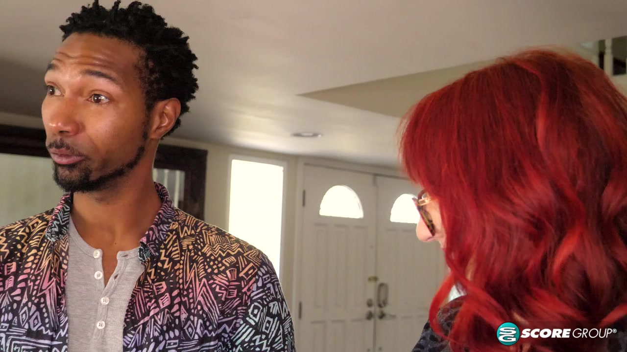 Curvy realtor fucks big, black cock - 40SomethingMag
