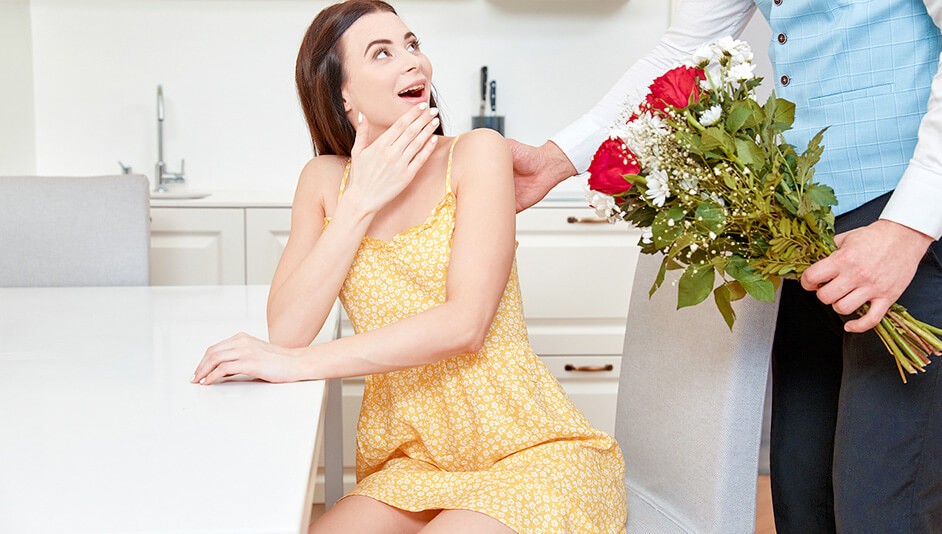 Cutie gets a welcoming orgasm - X-Angels