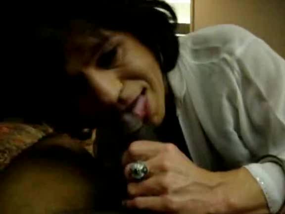 Mature woman barely fills a fat black dick in her mouth