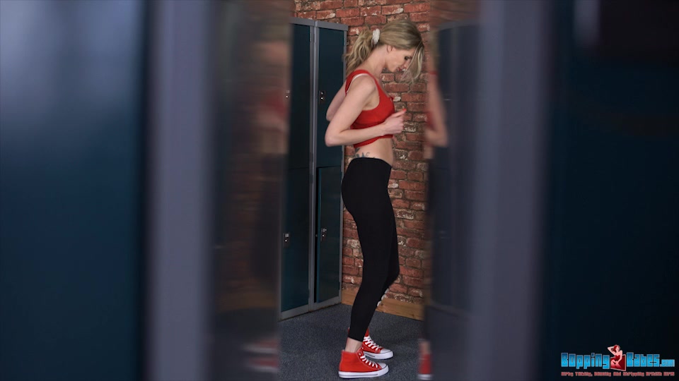 Leah - Locker Room Spy - BoppingBabes