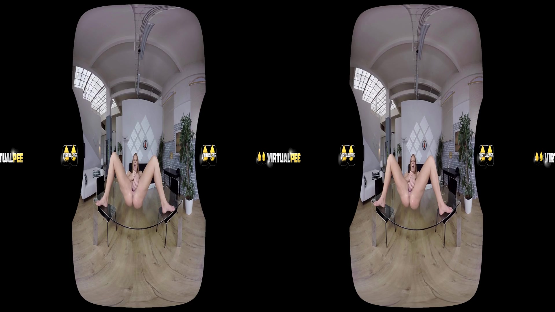 Chrissy Fox in Gaping And Gushing - VirtualPee