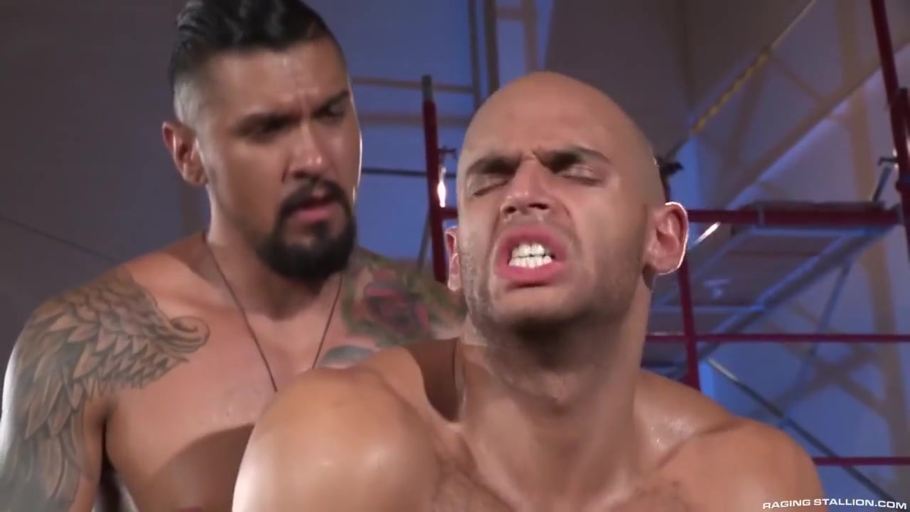 Bodybuilder Gets Slamming Hard With Boomer Banks