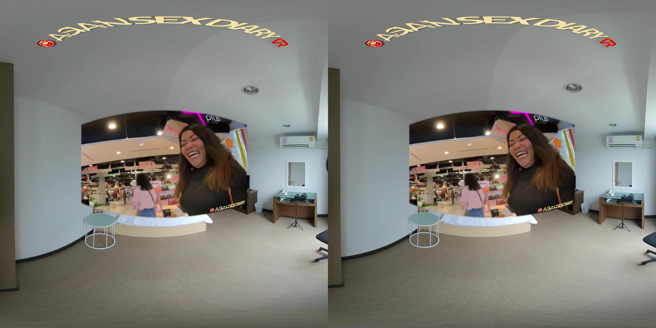 Meeting Thai MILF in Bangkok Mall - AsiansexdiaryVR