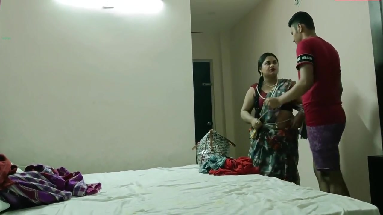 Desi Hot Couple Softcore Sex! Homemade Sex With Clear Audio