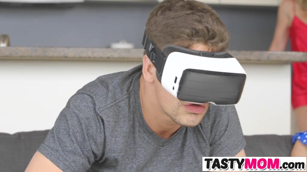 VR Stepmom Becomes Reality