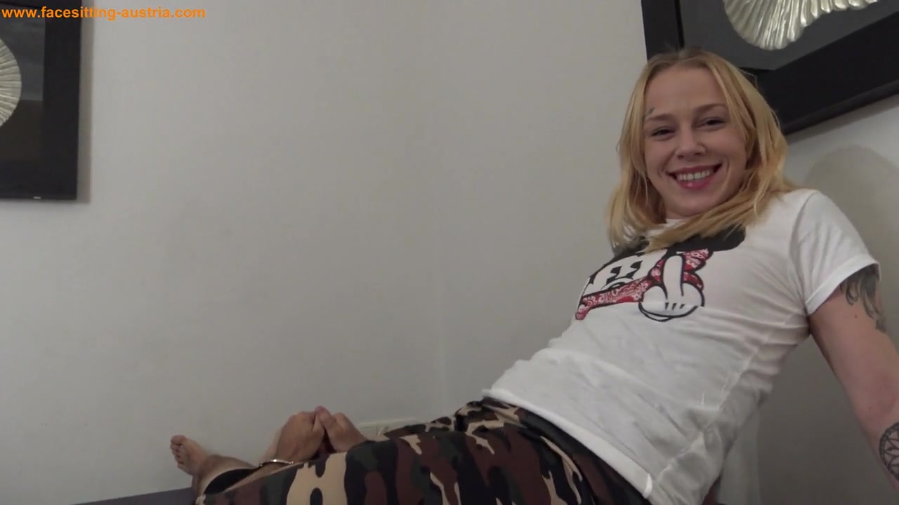 Dom fullweight military-leggins smothering by Femdom Austria