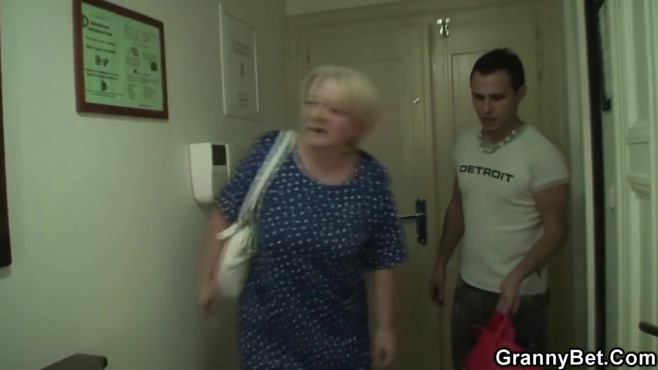 Big Boobs Blonde Mature Banged By Stranger
