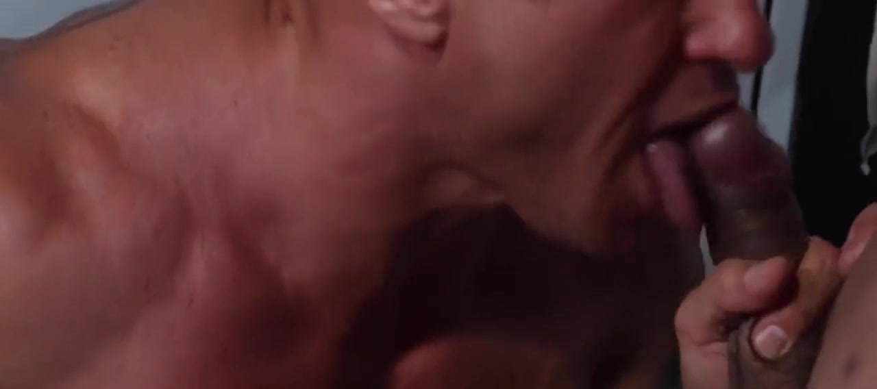 Burning Calories Together In The Locker Room 7 Min - Bryce Evans, Adrian Suarez And Gay Porn