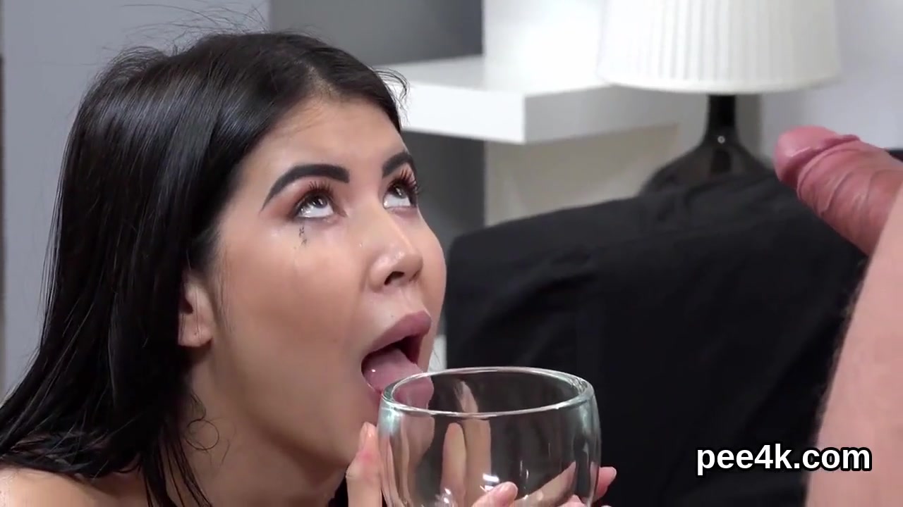 Stunning Idol Gets Her Spread Twat Total Of Warm Piss A