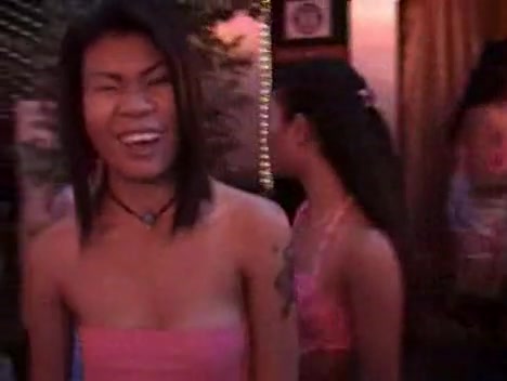 Extremely hot Thai babe proves to be a remarkable cock sucker