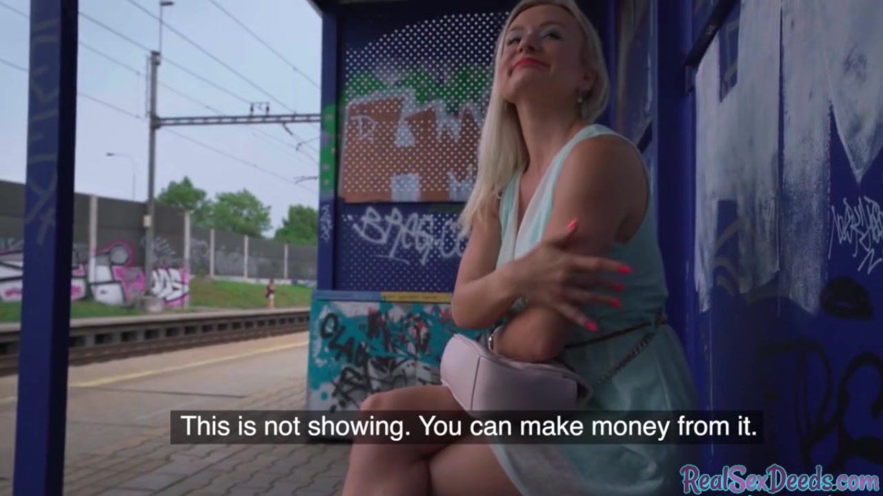 Busty european babe publicly cockrides after blowjob in park