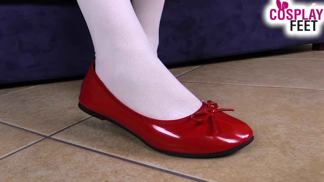 Hot nurse in white stockings teases with her feet and toes
