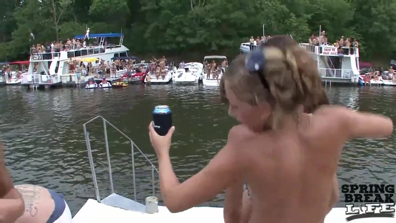 Party Cove Hotties - SpringbreakLife
