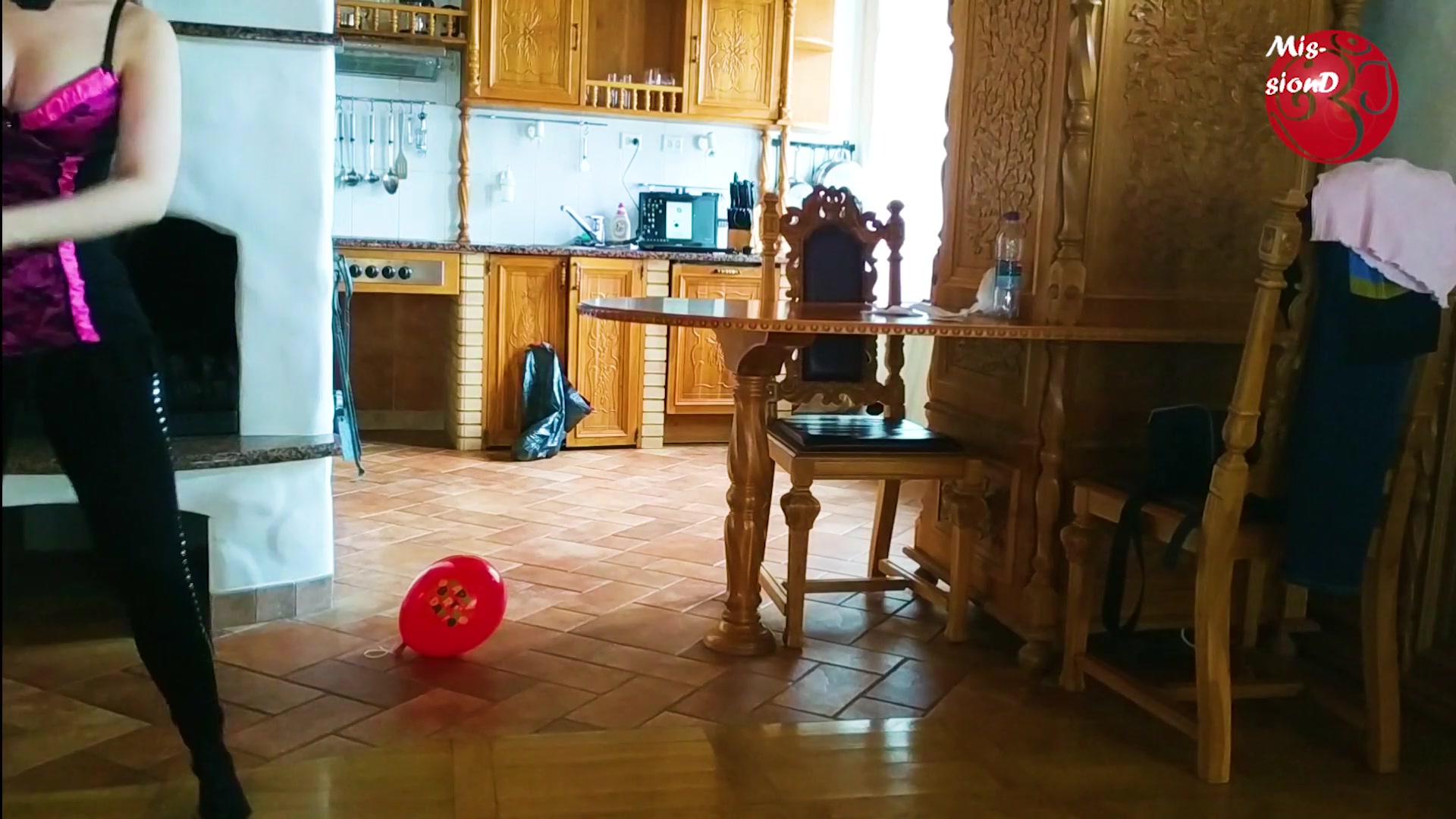 Blonde With Balloons - Sex Movies Featuring Findom Goaldigger