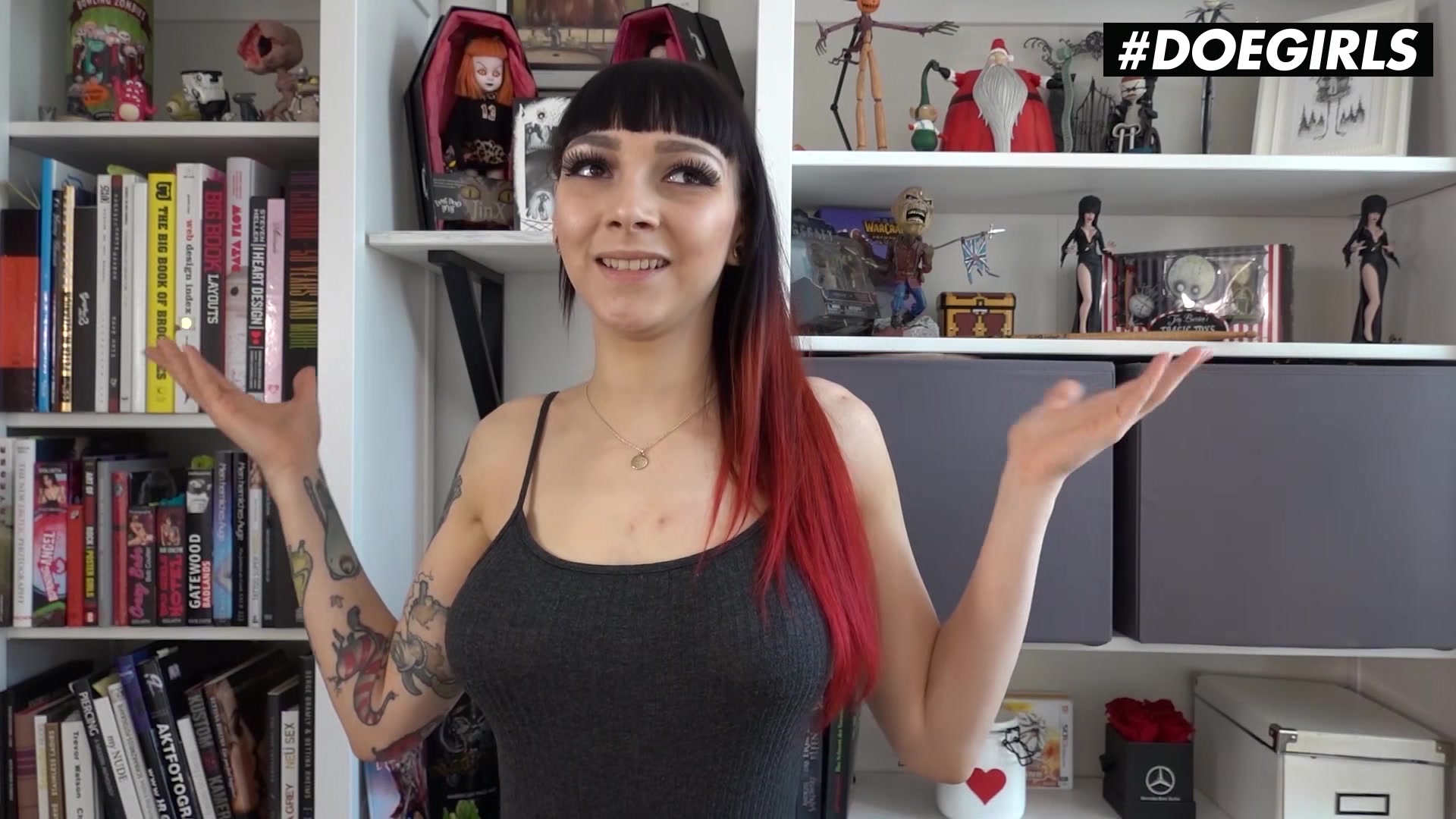 DOEGIRLS - Leah Obscure - Inked Babe Goes Solo Fun With Her Toys