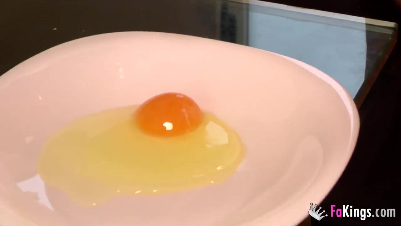 Ainara loves eating cum omelettes for breakfast