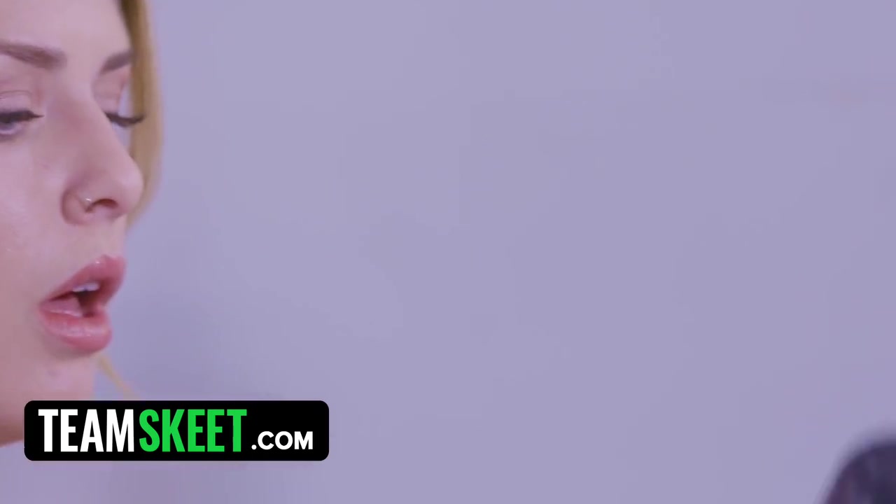 Wants To Exercise To Keep Her Body And Pussy Ultra Tight - Riley Reign, Ken Feels And Linda Blonde