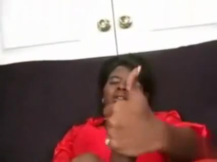 'EBONY' SHEMALE CUMSHOTZ 7