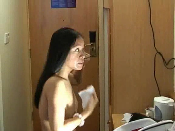 Amateur guy splattered on her face and made a slowmotion