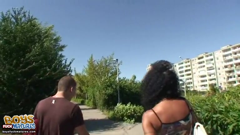 Tanned chick banged outdoors