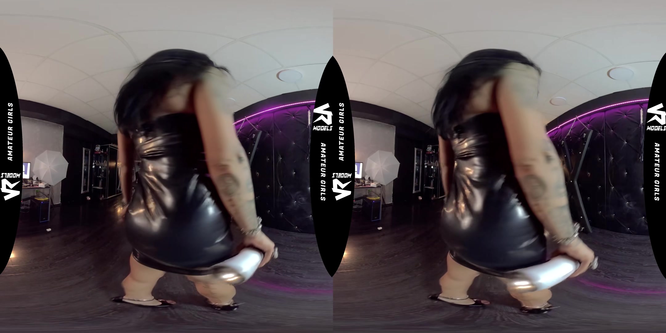 Mistress Kennya - Latex Curves - VRVids