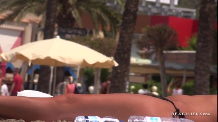 Blonde With Big Tits & Big Nips - BeachJerk