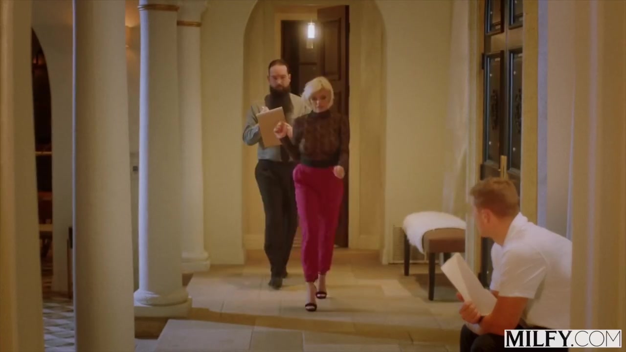 Tough Boss Charli Demands Assistant Fucks Her Hard With Oliver Flynn