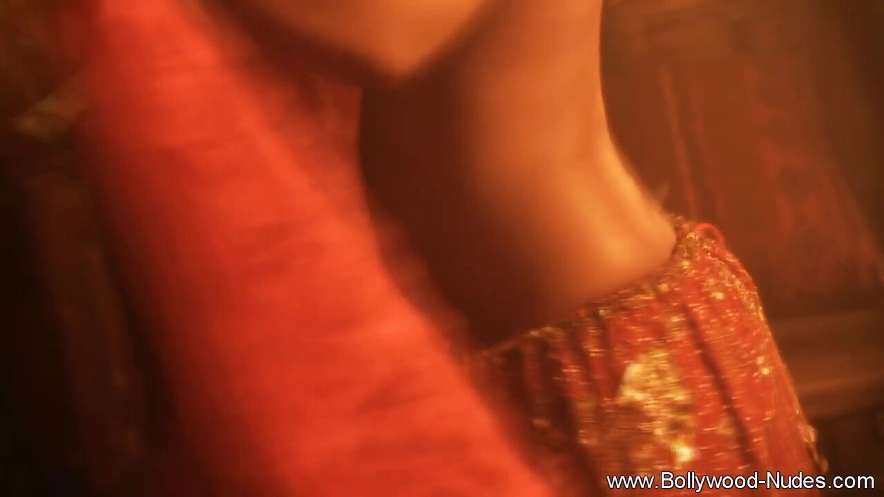 Feeling her Naked Body Alive And Full Of Energy Deeply